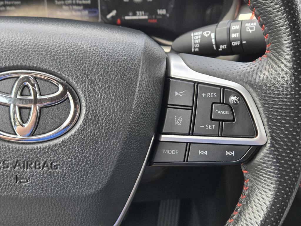 2025 Toyota Sienna XSE - Photo 26