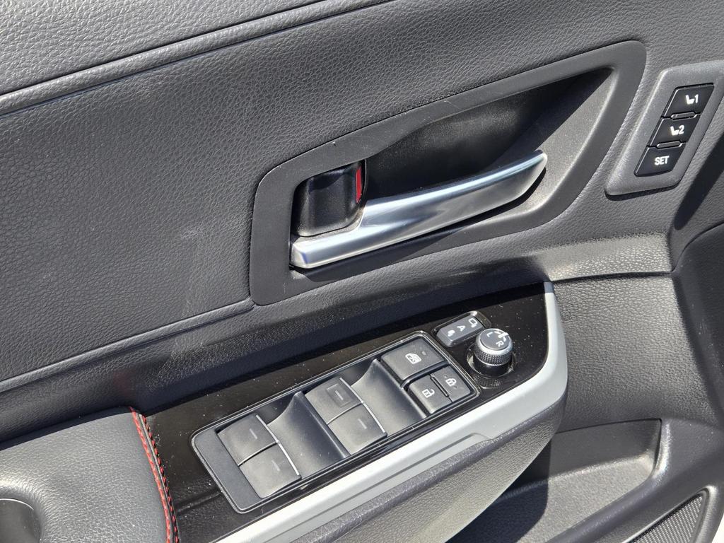 2025 Toyota Sienna XSE - Photo 14