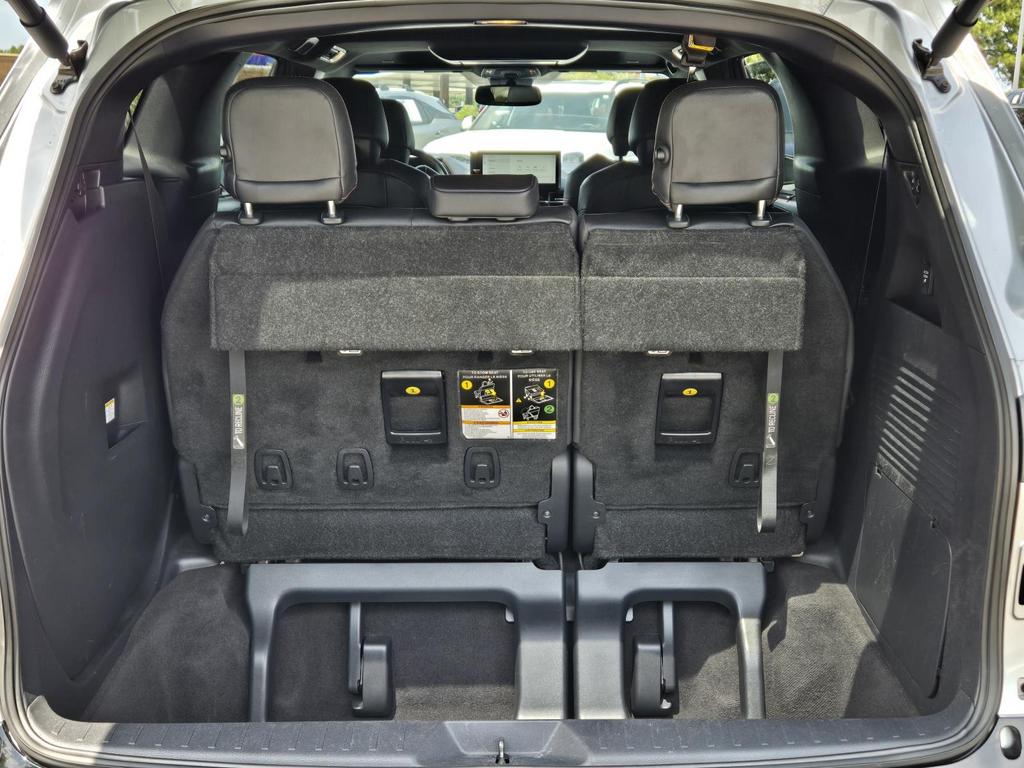 2025 Toyota Sienna XSE - Photo 10