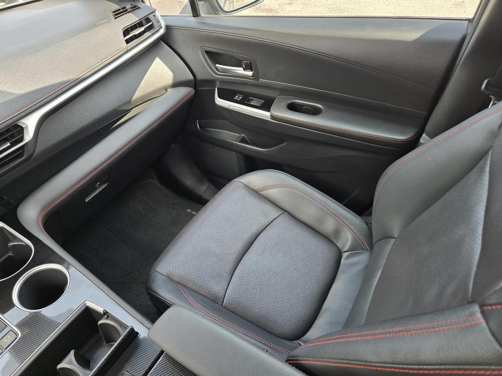 2025 Toyota Sienna XSE - Photo 22
