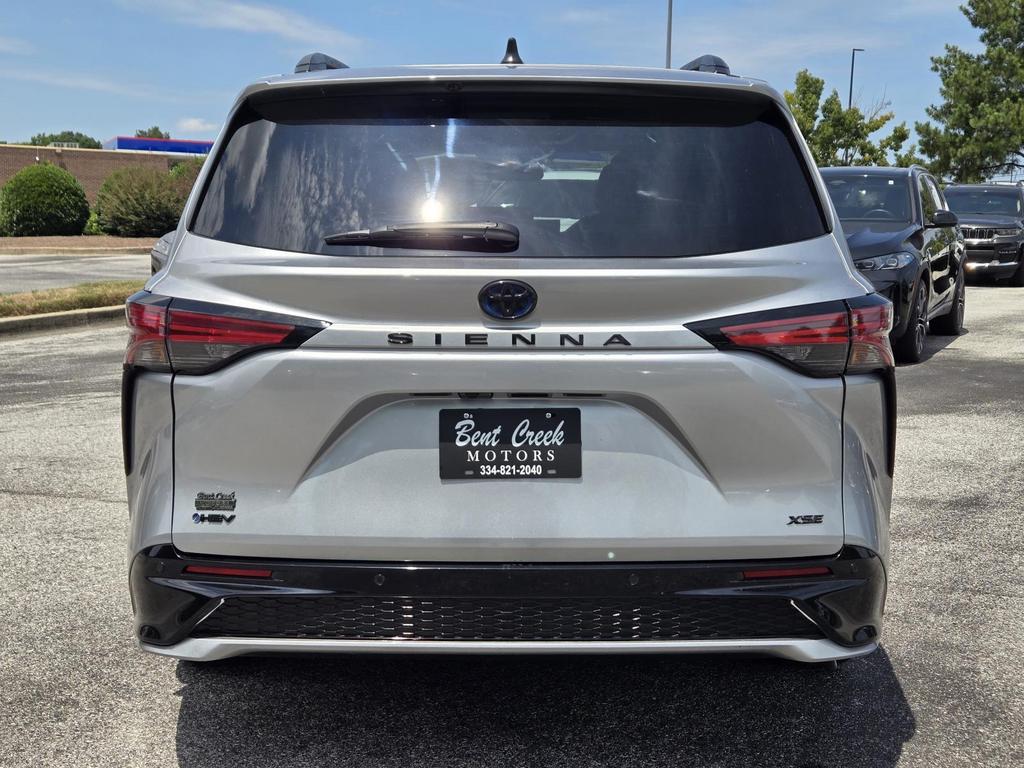 2025 Toyota Sienna XSE - Photo 8