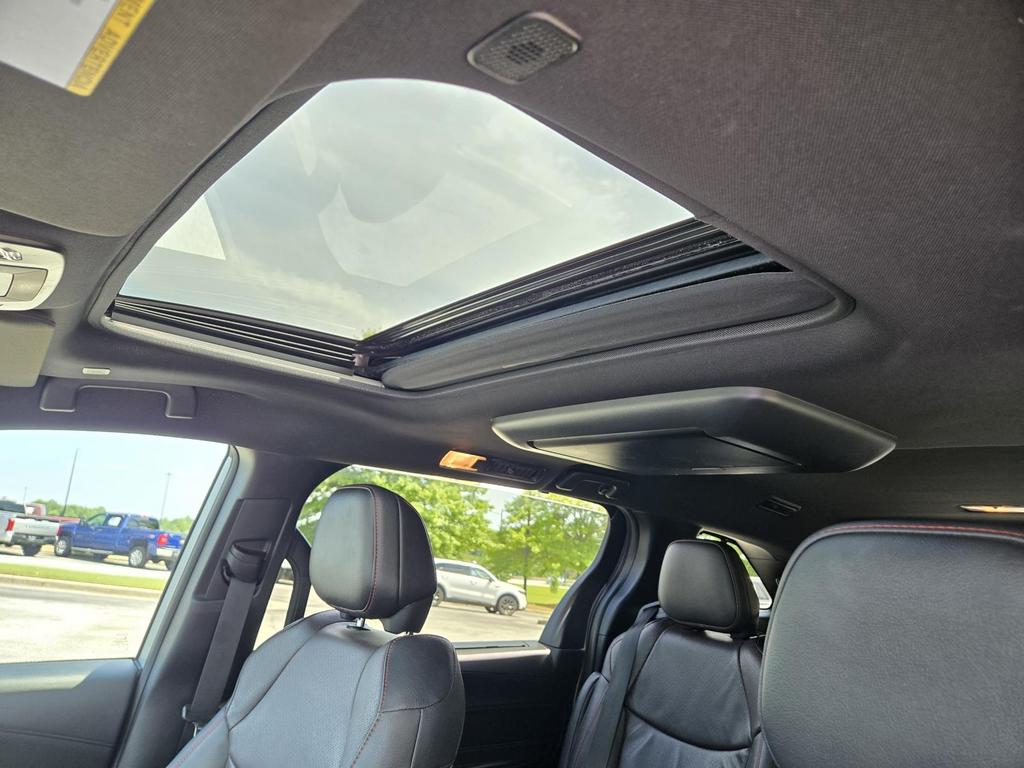 2025 Toyota Sienna XSE - Photo 17