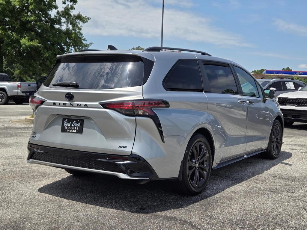 2025 Toyota Sienna XSE - Photo 7