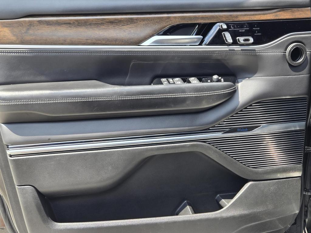 2023 Jeep Grand Wagoneer Series I - Photo 14