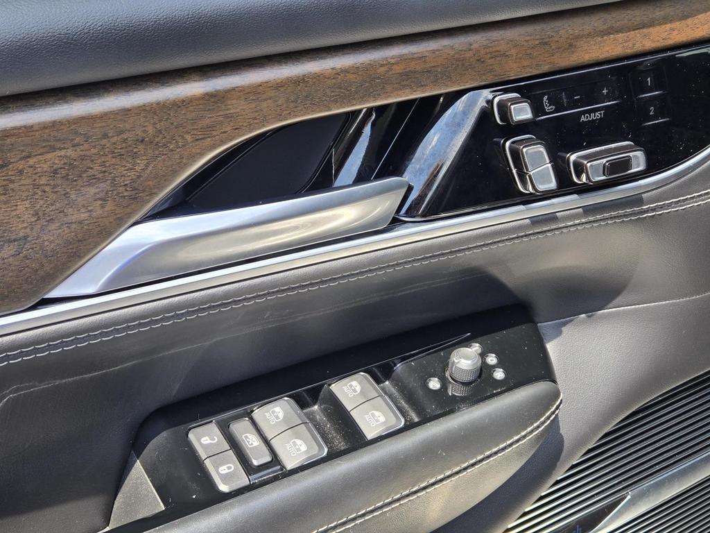 2023 Jeep Grand Wagoneer Series I - Photo 15