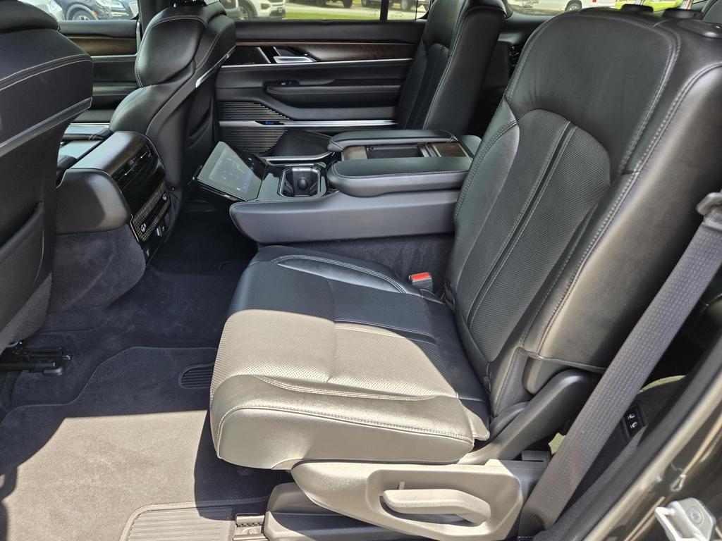 2023 Jeep Grand Wagoneer Series I - Photo 19
