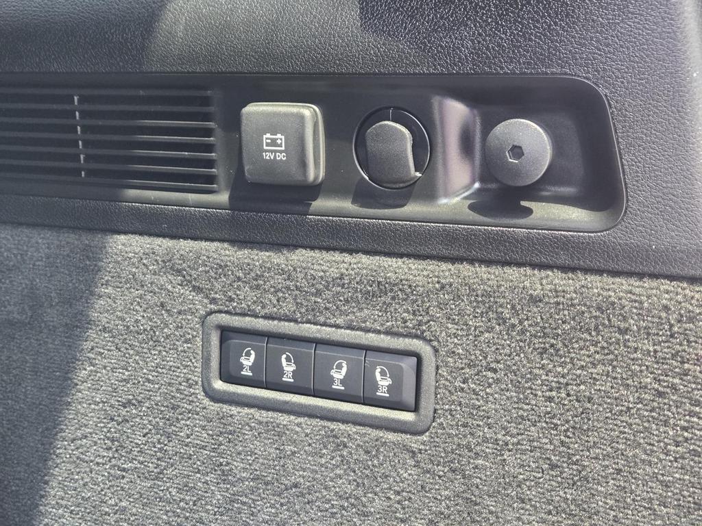2023 Jeep Grand Wagoneer Series I - Photo 11