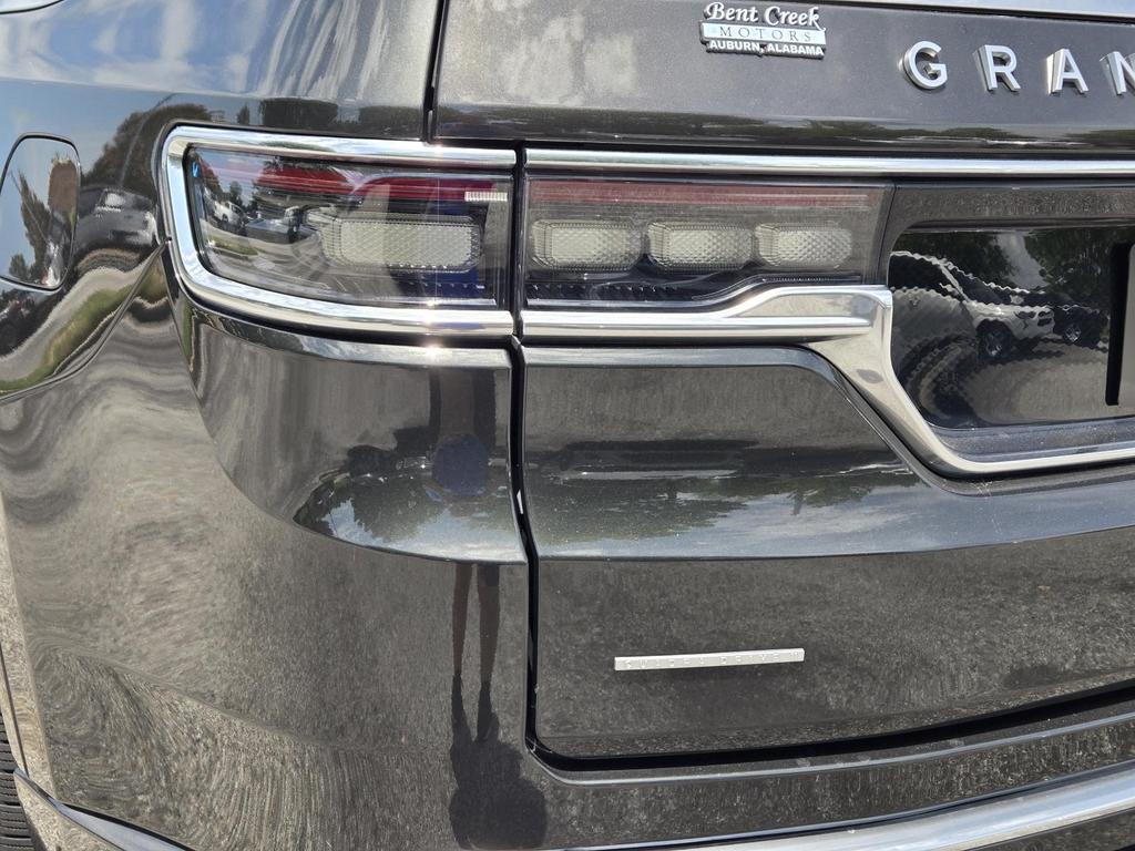 2023 Jeep Grand Wagoneer Series I - Photo 9