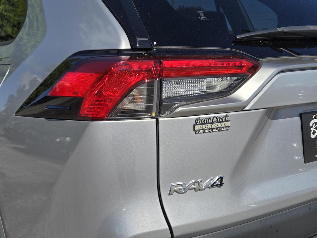2019 Toyota RAV4 Limited - Photo 9