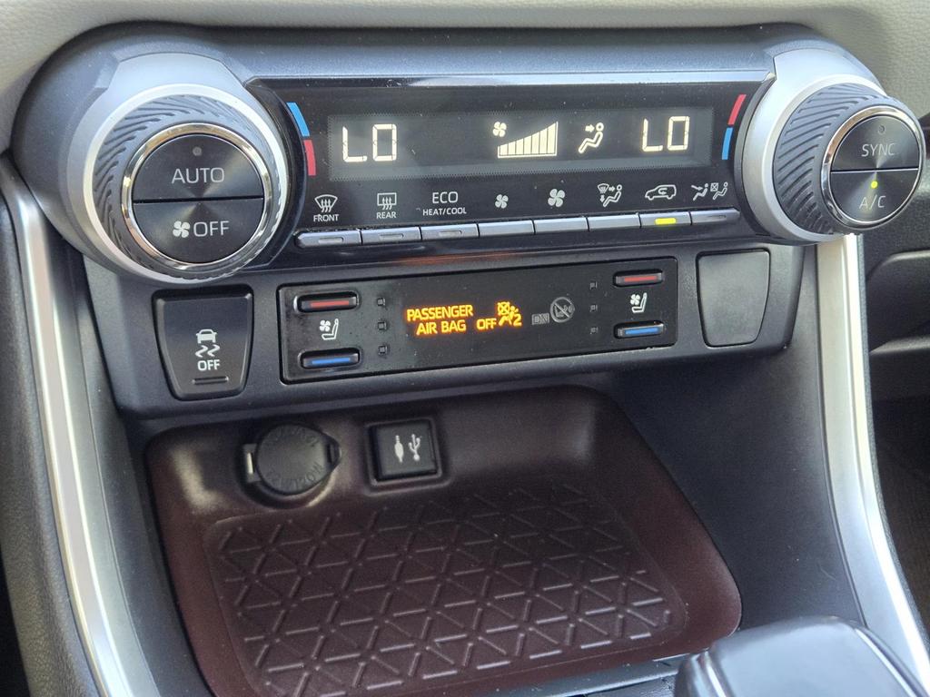 2019 Toyota RAV4 Limited - Photo 28