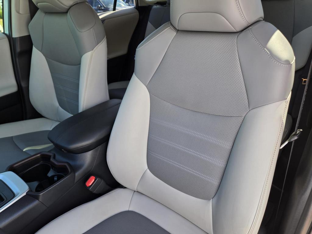 2019 Toyota RAV4 Limited - Photo 16