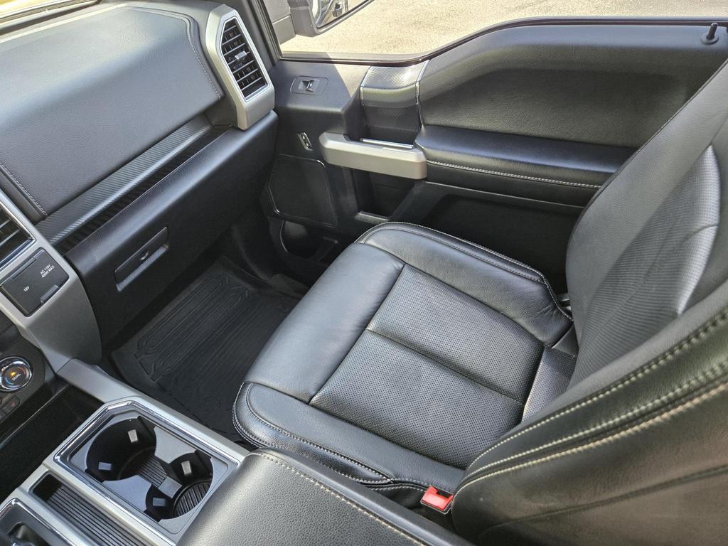 2020 Ford F-150 Lariat - Photo 19